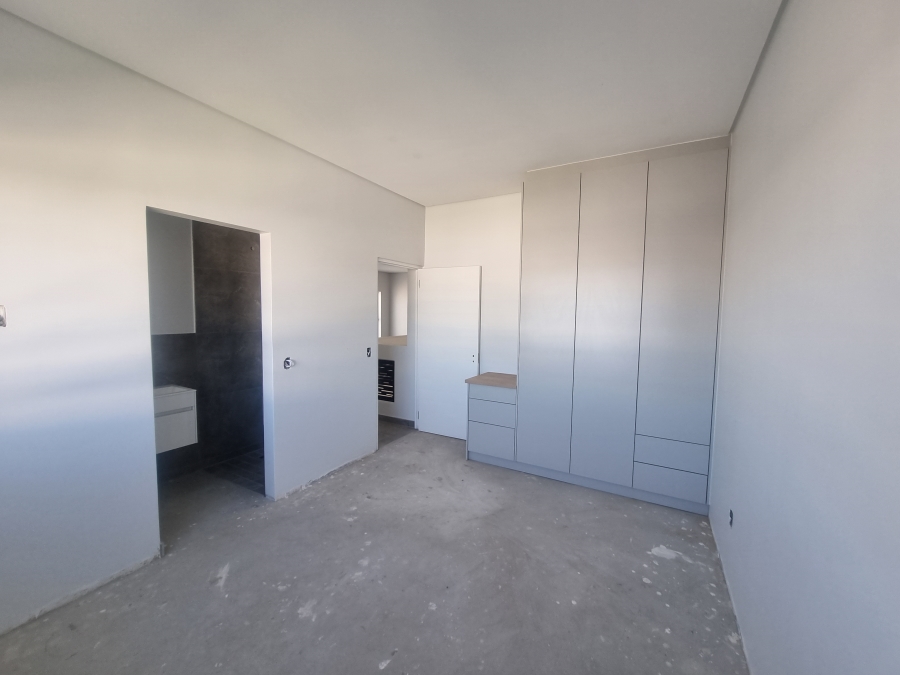5 Bedroom Property for Sale in Sandown Western Cape